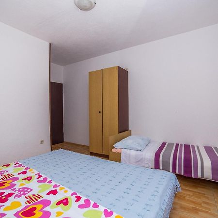 Apartments And Rooms Drpic Splitska Bagian luar foto