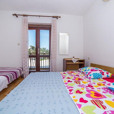 Apartments And Rooms Drpic Splitska Bagian luar foto
