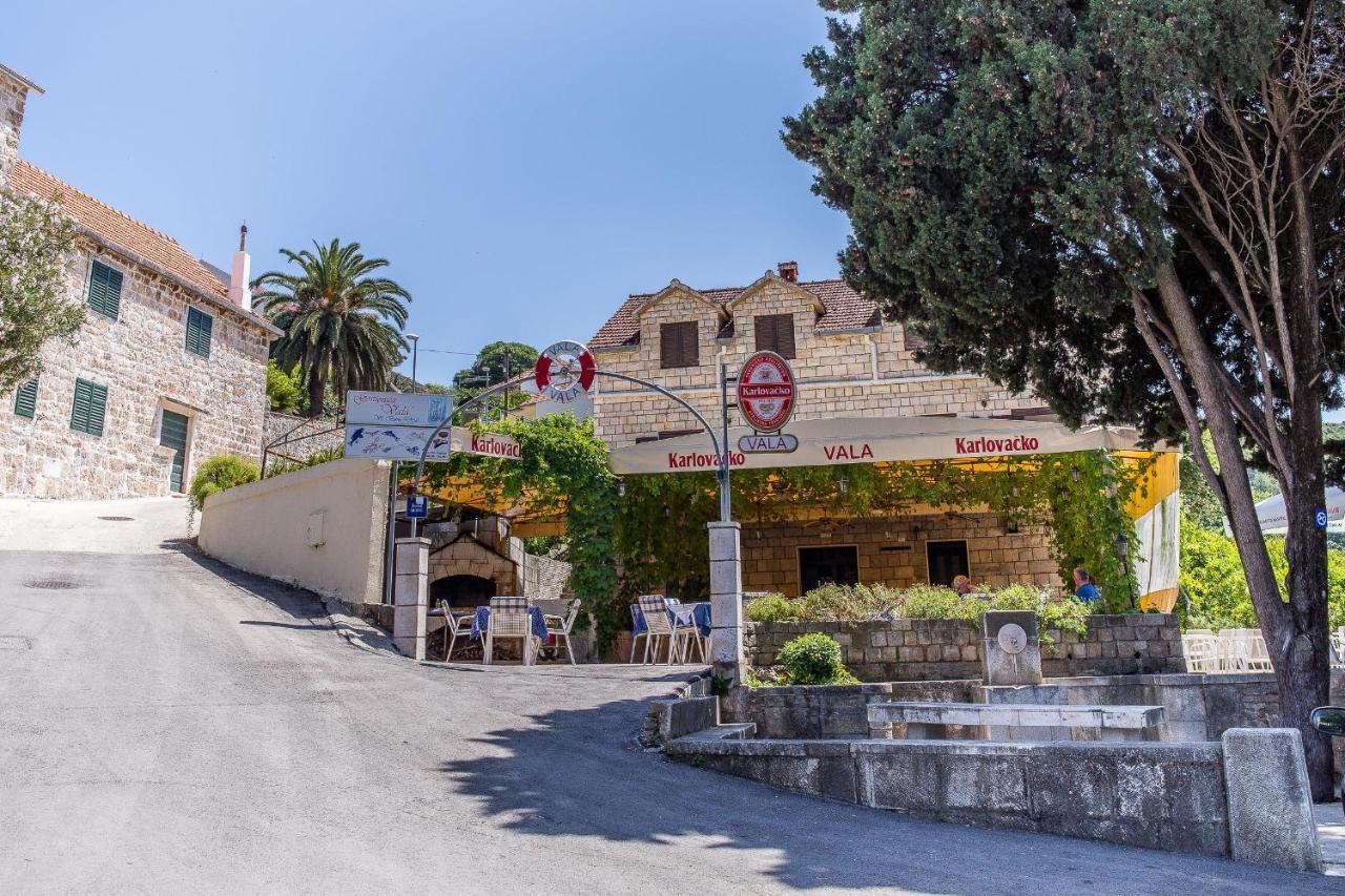 Apartments And Rooms Drpic Splitska Bagian luar foto