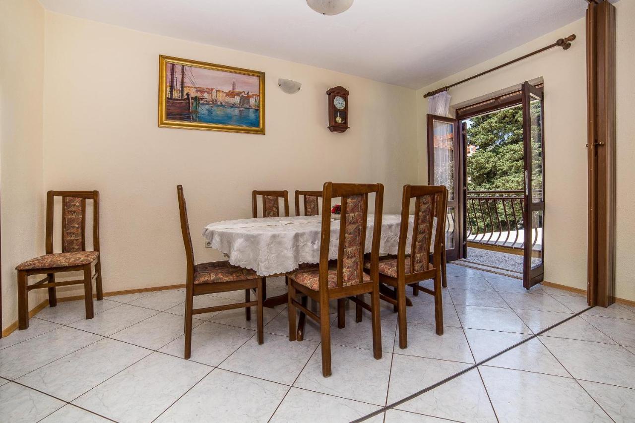 Apartments And Rooms Drpic Splitska Bagian luar foto