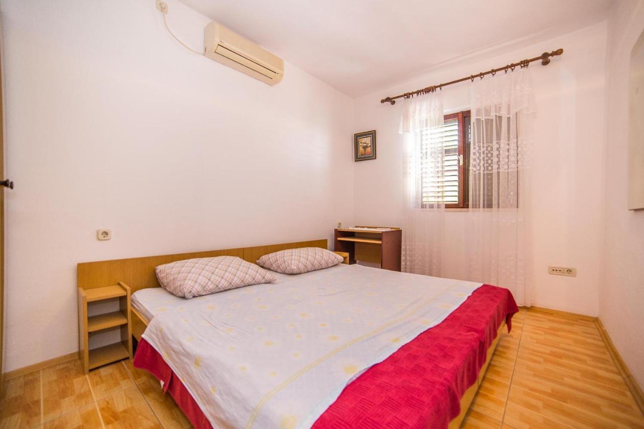 Apartments And Rooms Drpic Splitska Bagian luar foto