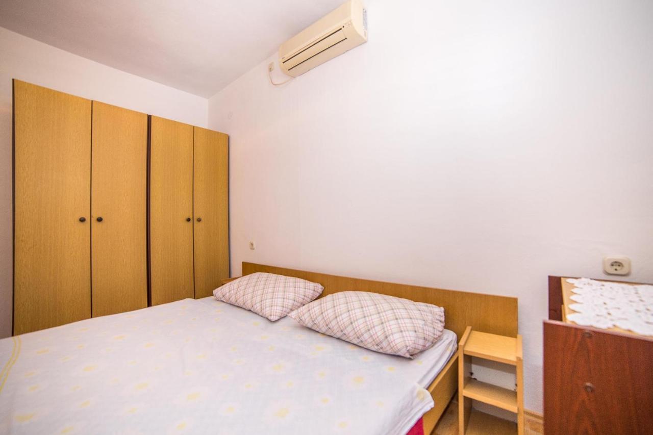 Apartments And Rooms Drpic Splitska Bagian luar foto