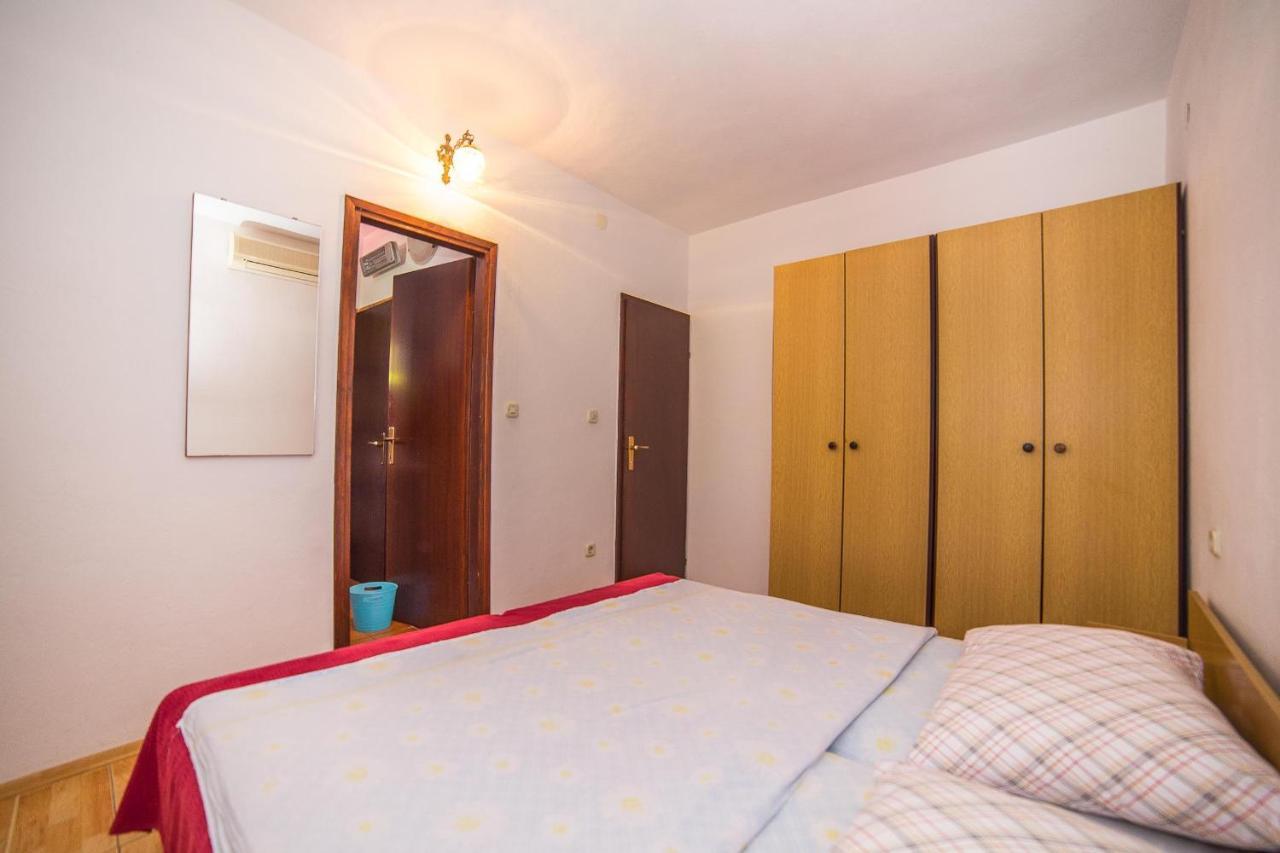 Apartments And Rooms Drpic Splitska Bagian luar foto