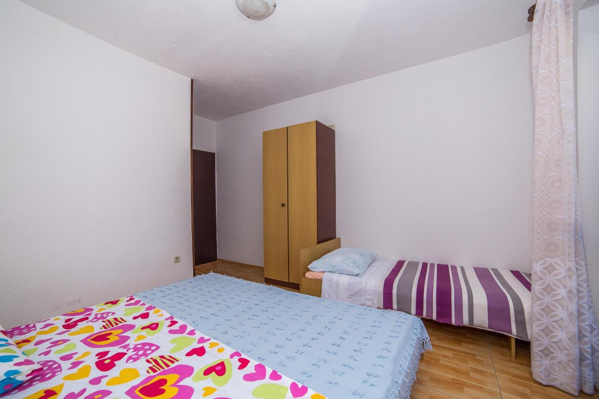 Apartments And Rooms Drpic Splitska Bagian luar foto