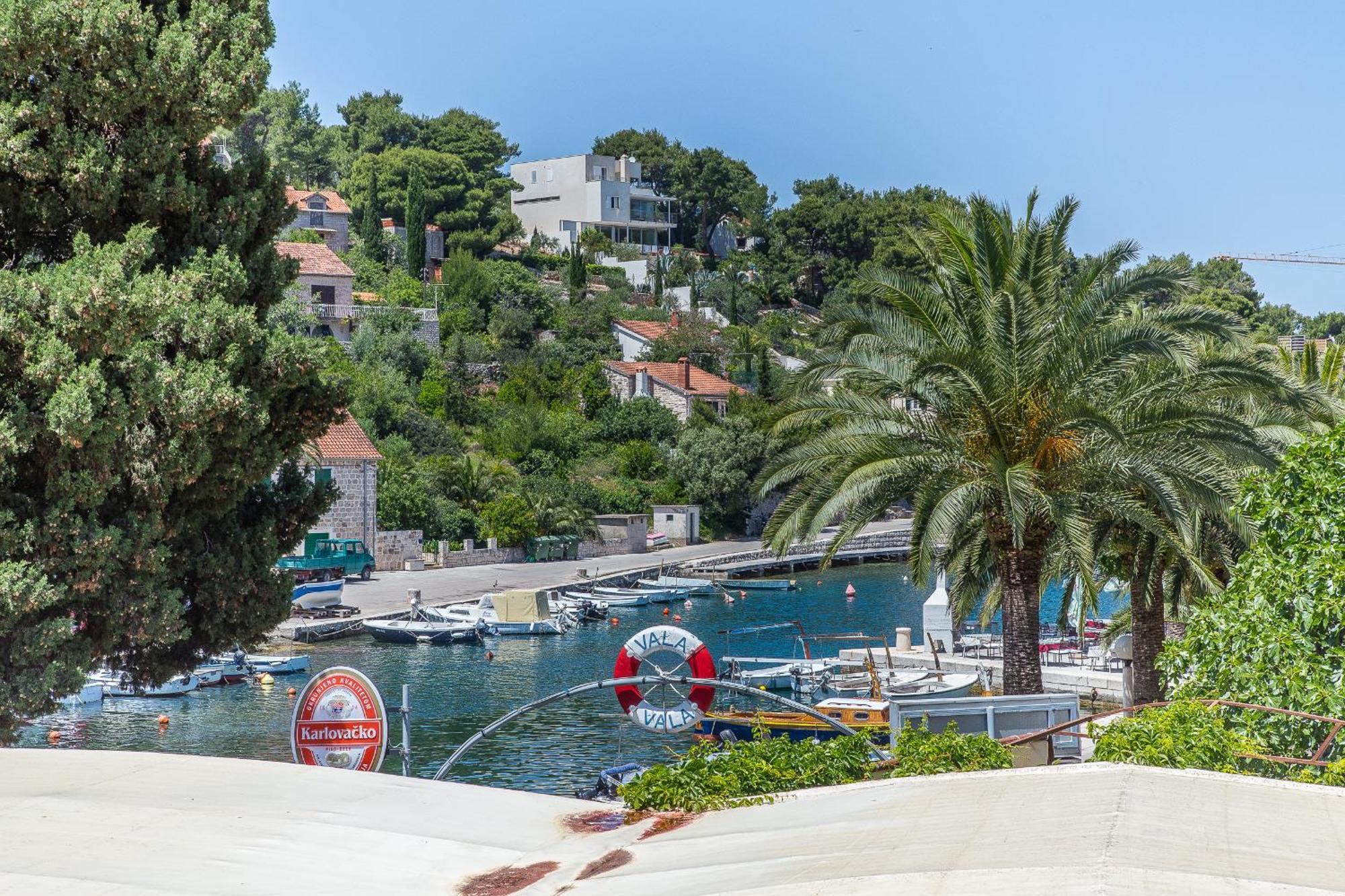 Apartments And Rooms Drpic Splitska Bagian luar foto